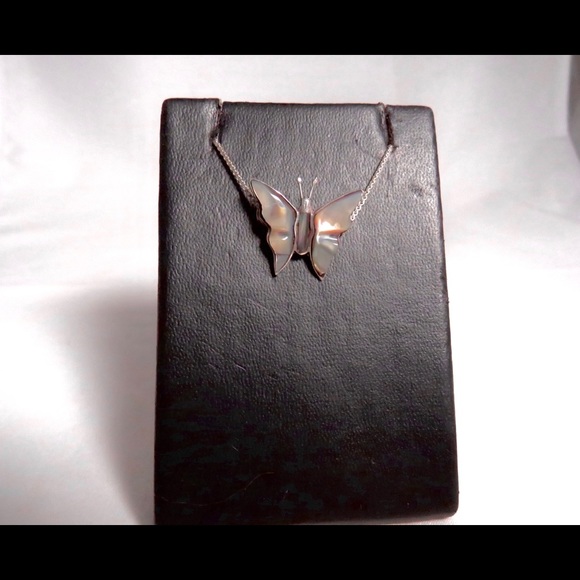 Vintage Sterling Silver Abalone Small Butterfly Pendant with Box Chain - Picture 2 of 11
